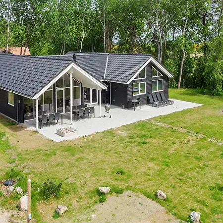 5 Star In Vaeggerlose Nyaraló Bøtø By