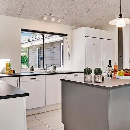 بيت للعطل 18 Person In Vaeggerlose Bøtø By