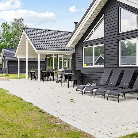 18 Person In Vaeggerlose بيت للعطل